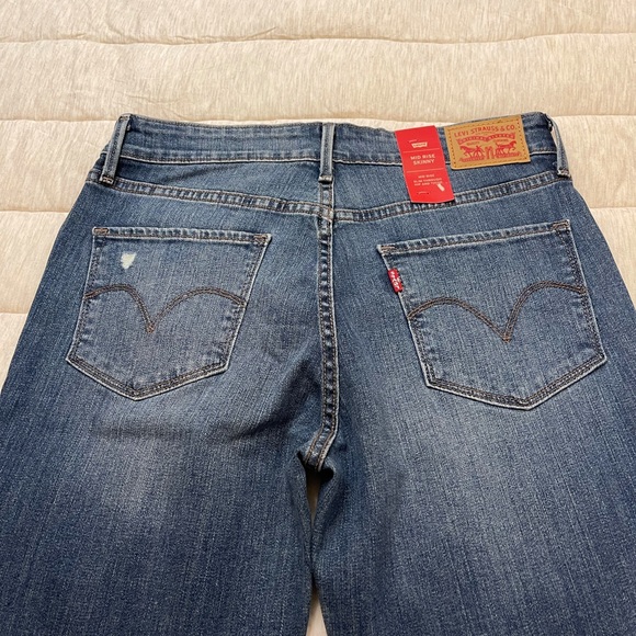 New W/Tags  Mid Rise Skinny Levi’s 8 (29x32) - Picture 3 of 13